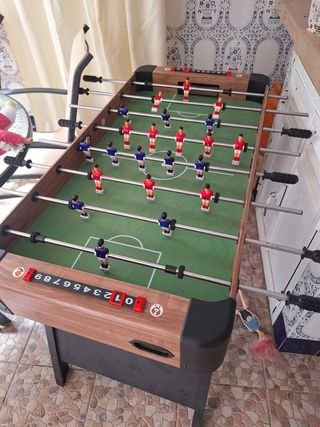 Futbolín de madera