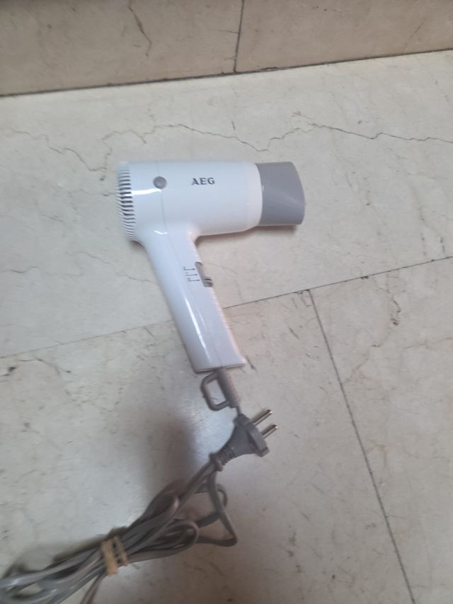 Secador de pelo AEG 1000 viaje