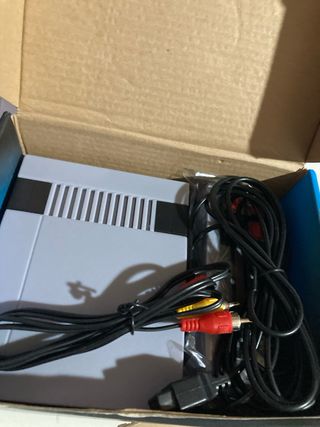 Consola 620 Juegos Clásicos Gris/Blanco