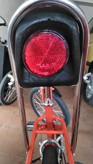 Catadióptrico/Reflectante Trasero Bicicleta rojo.