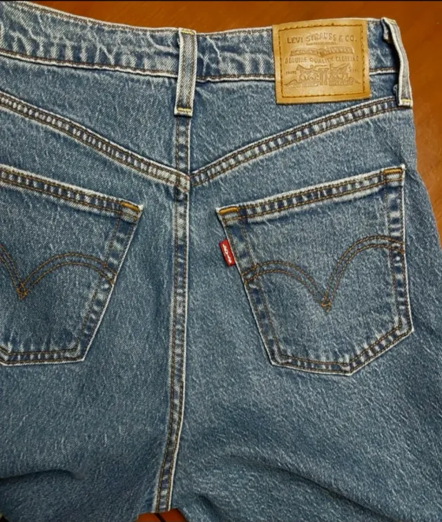 Pantalones Levi's Premium Ribcage Bell