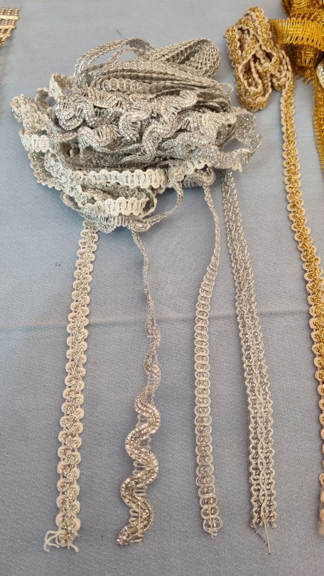 Pasamanería doradas Plástico y Lame para Disfraces