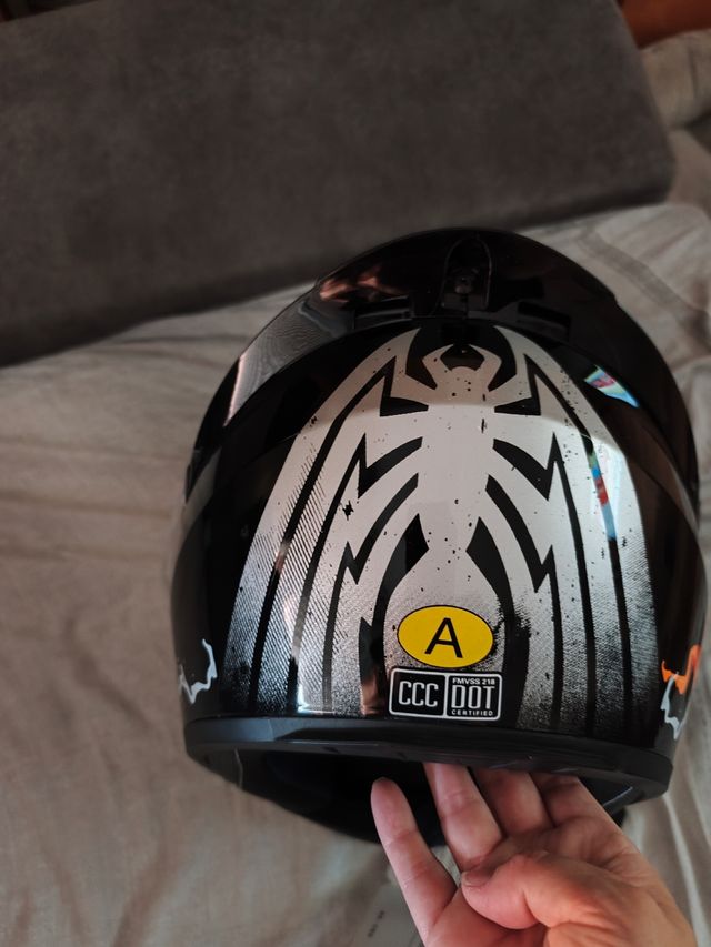 Casco de moto Gike diseño Venom