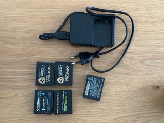 Fujifilm XT-2 con 5 baterías y funda de cuero.