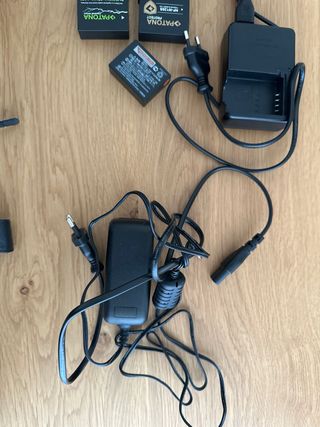 Fujifilm XT-2 con 5 baterías y funda de cuero.