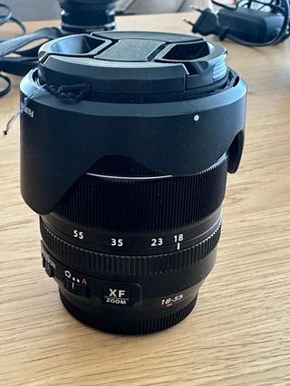 Fujifilm XT-2 con 5 baterías y funda de cuero.