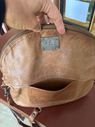 Bolso de piel Hakei cruzado color camel