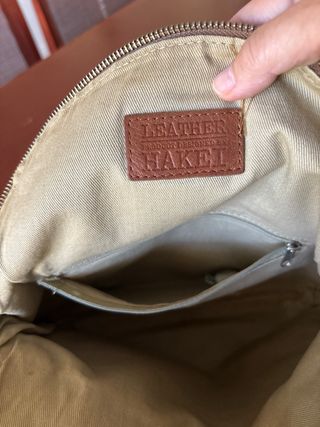 Bolso de piel Hakei cruzado color camel