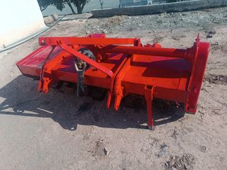 Rotovator rojo