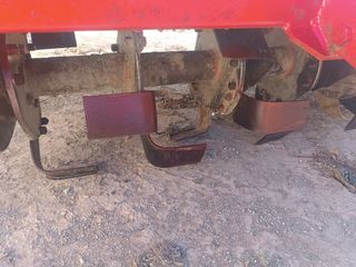 Rotovator rojo