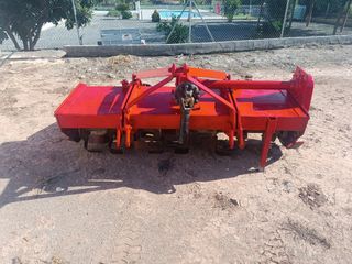 Rotovator rojo
