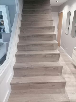 Instalación de tarima y pintura