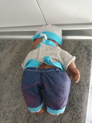 Muñeco bebé con ropa