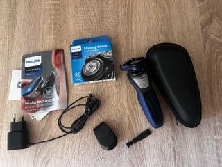 Afeitadora Philips AquaTouch + Accesorios