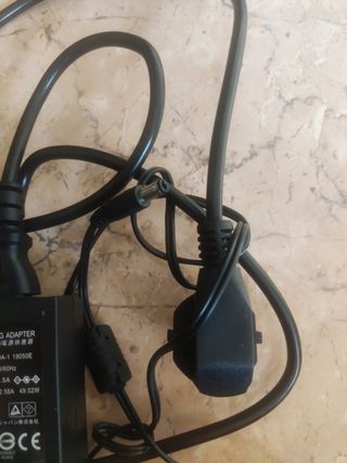 Cargador Honor ADS-65HI-19A-1 19V 2.58A