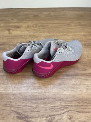 Nike Metcon 5 Zapatillas Entrenamiento Gris/Rosa