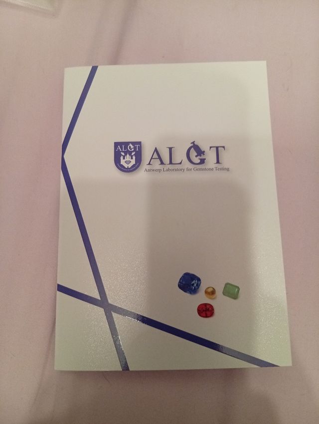 Pietra preziosa multicolore