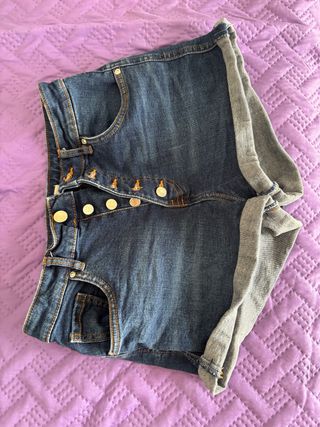 Pantalón vaquero corto