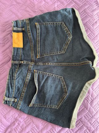 Pantalón vaquero corto