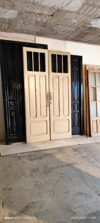 Puerta doble madera maciza antigua