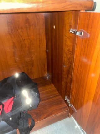 Cómoda antigua de madera