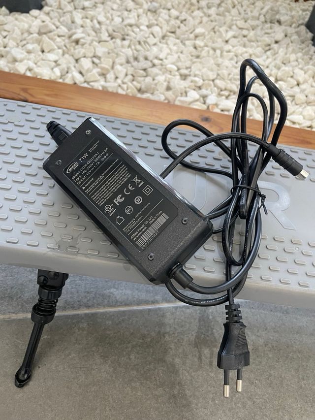 Patinete Eléctrico PURE de gama alta. 