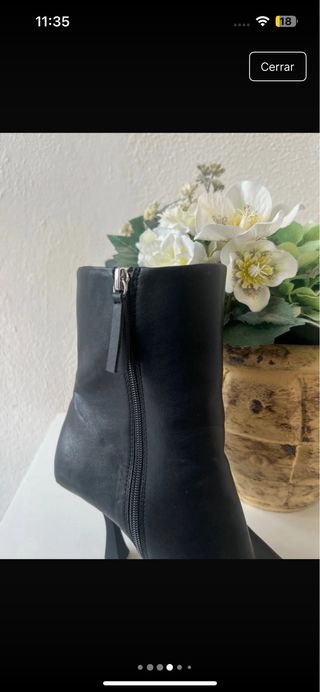 Botines Zara tacón tachuelas negros