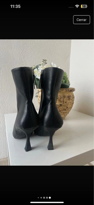 Botines Zara tacón tachuelas negros