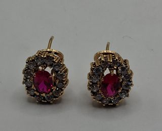 Pendientes fucsia de oro 18k ,7,75gr Ref G-180.