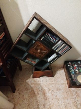 Mueble para CDs de madera