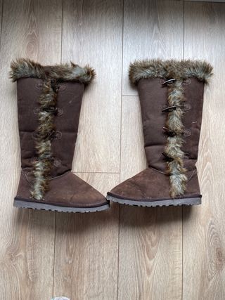 Botas altas marrones con pelo