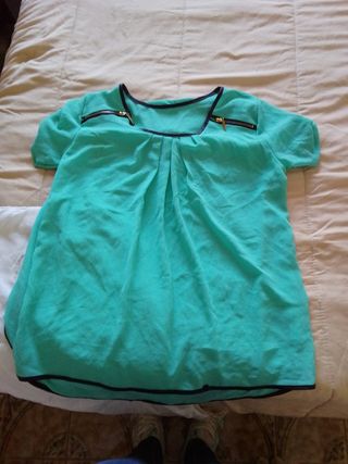 Camisa verde azulado con cremalleras