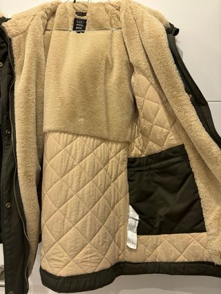 Parka verde con forro de borreguito
