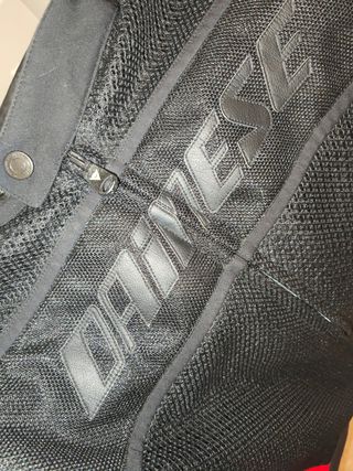 Chaqueta Dainese Moto Negra y Roja Hombre