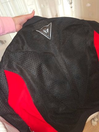 Chaqueta Dainese Moto Negra y Roja Hombre