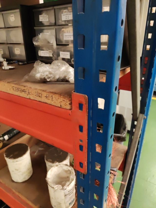 Estantería Metálica Industrial Roja