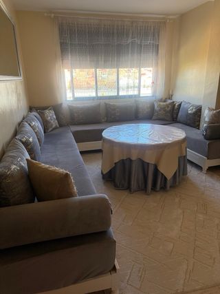 salon moruno,sillas , canapé , nevera, mesitas etc