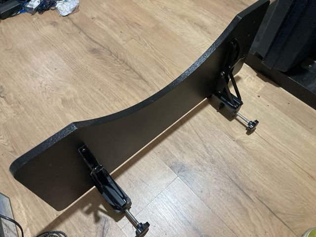 Ampliador de escritorio negro y blanco