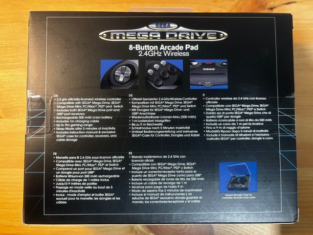 RetroBit SEGA Mega Drive Mando 8-Button Arcade Pad
