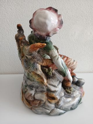 Statua Uomo Ubriaco in Ceramica