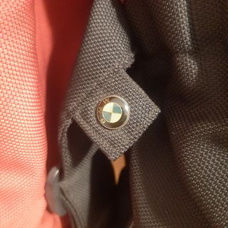 Chaqueta de moto BMW roja y negra