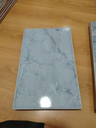 9 Azulejos azules con vetas blancas