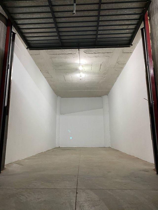 Trastero grande en venta Calle Josep irla Salt