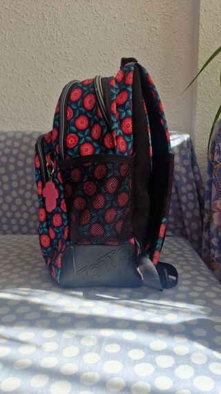 Mochila floral azul y rosa