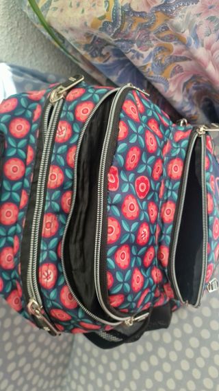 Mochila floral azul y rosa