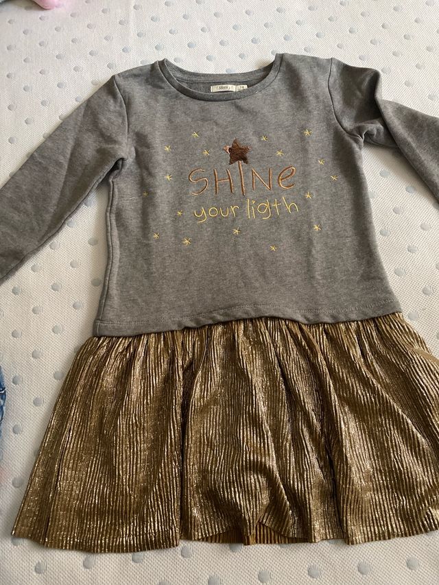 Vestido gris con falda dorada talla 7-8