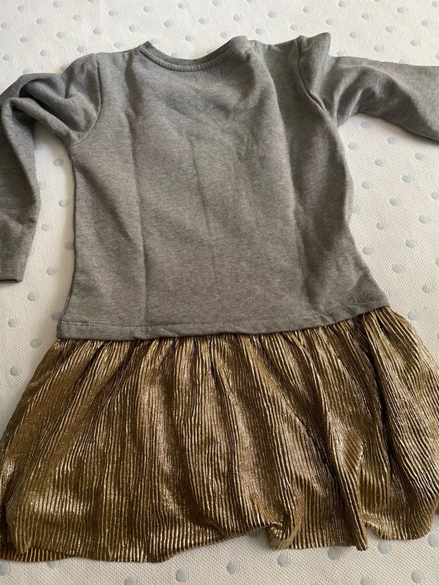 Vestido gris con falda dorada talla 7-8