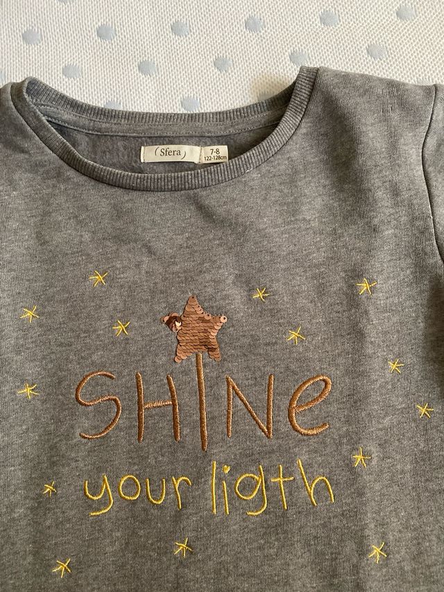 Vestido gris con falda dorada talla 7-8