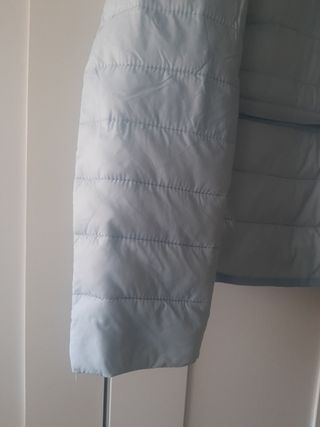 Cazadora acolchada azul mujer
