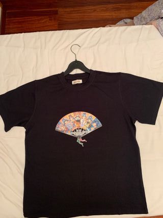 Camiseta Negra Talla M con Diseño de Abanico